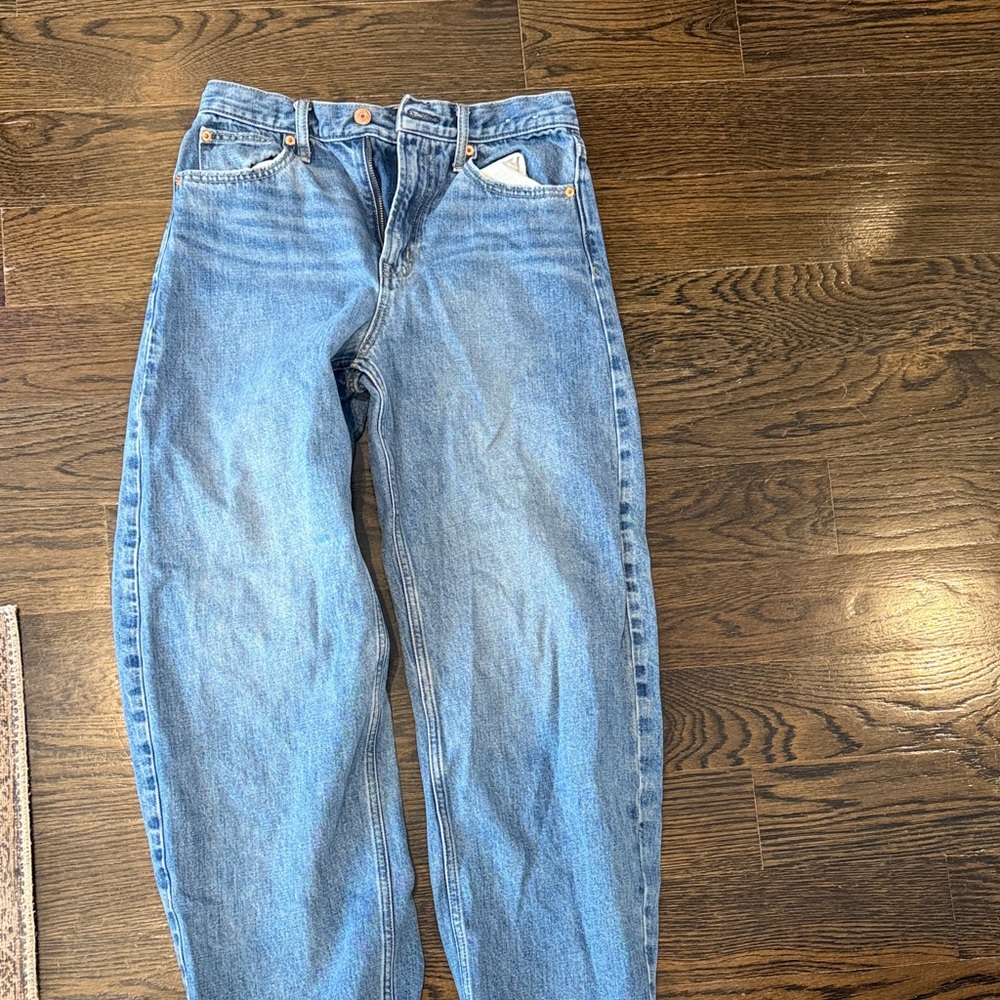 GAP High Rise Barrel Jeans in Classic Blue